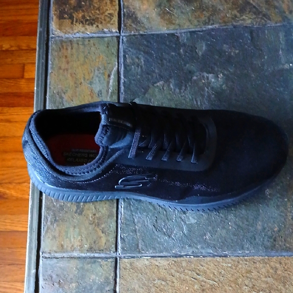 Skechers Men's Black Sneakers - Picture 1 of 4